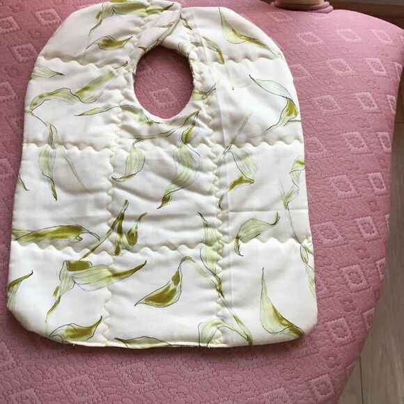 3/$25 or $12 each.  NWT Yellow and Green Floral Print Reversible Bib - Picture 3 of 4